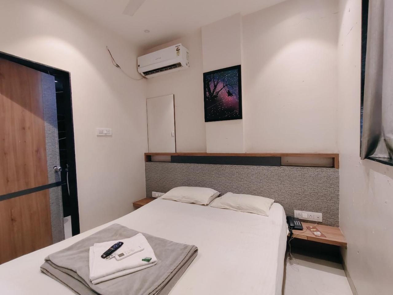 Hotel Pragati Inn أحمدناغار المظهر الخارجي الصورة