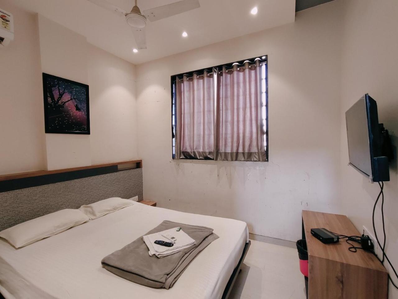 Hotel Pragati Inn أحمدناغار المظهر الخارجي الصورة