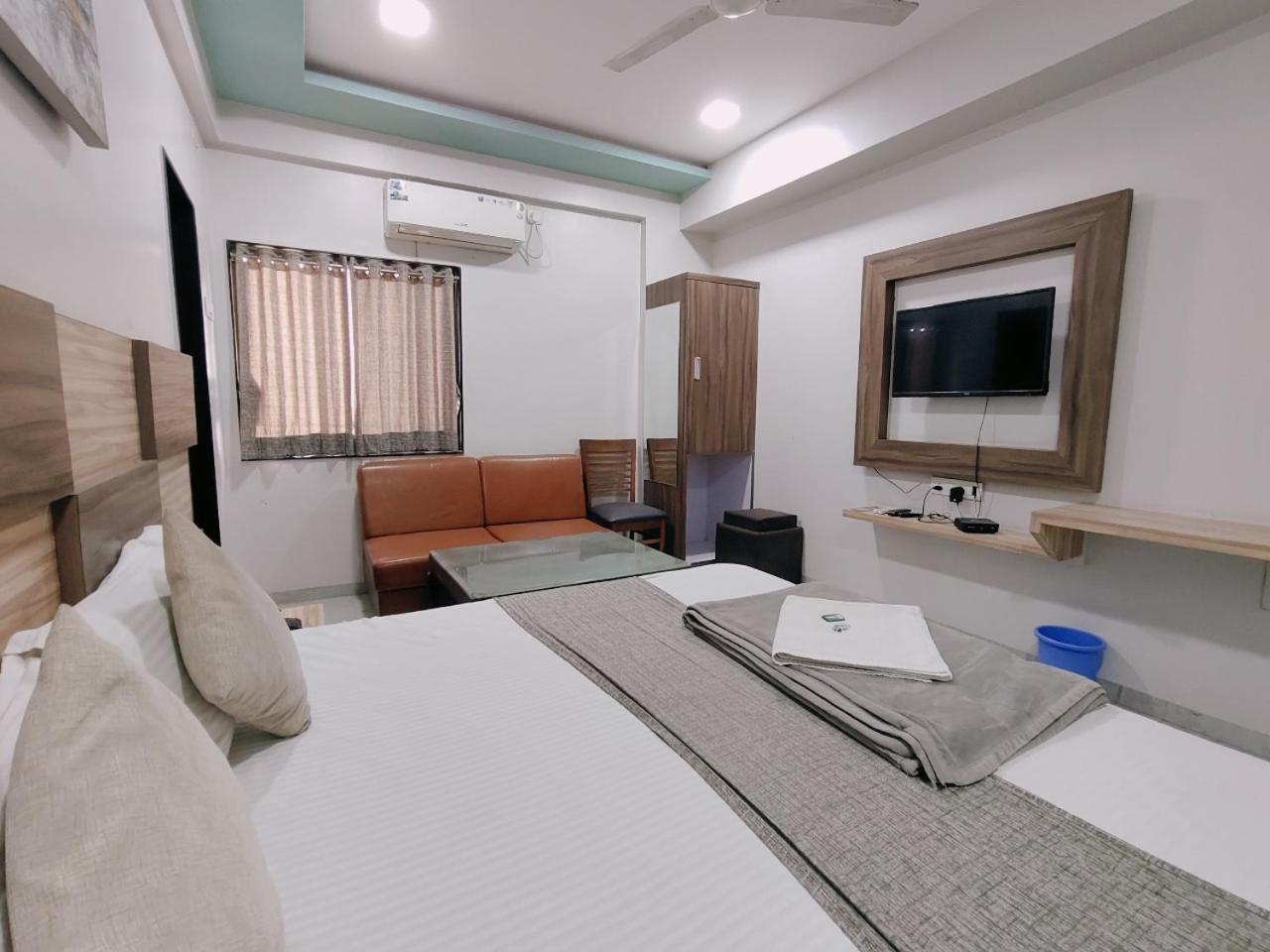 Hotel Pragati Inn أحمدناغار المظهر الخارجي الصورة