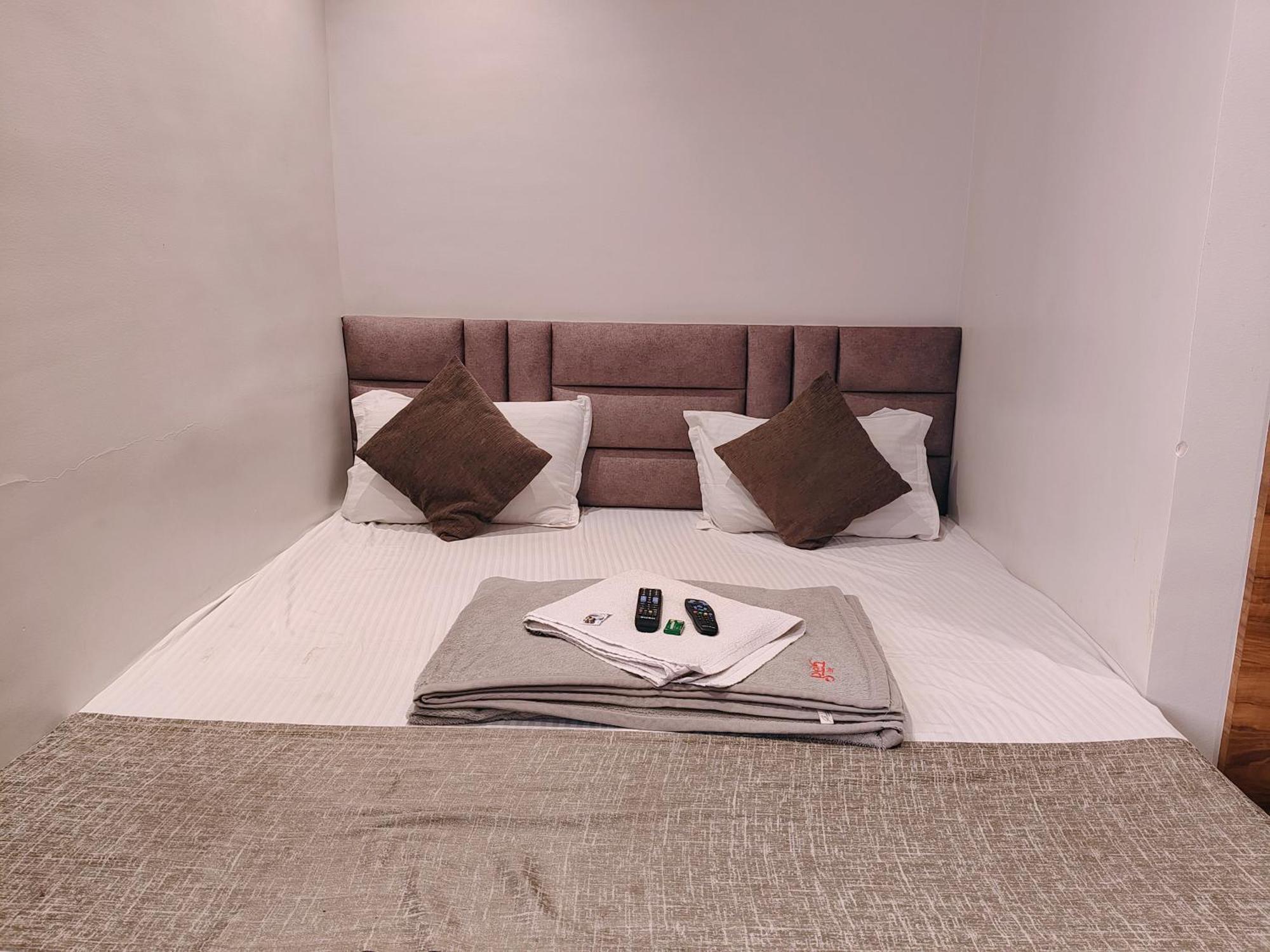 Hotel Pragati Inn أحمدناغار المظهر الخارجي الصورة