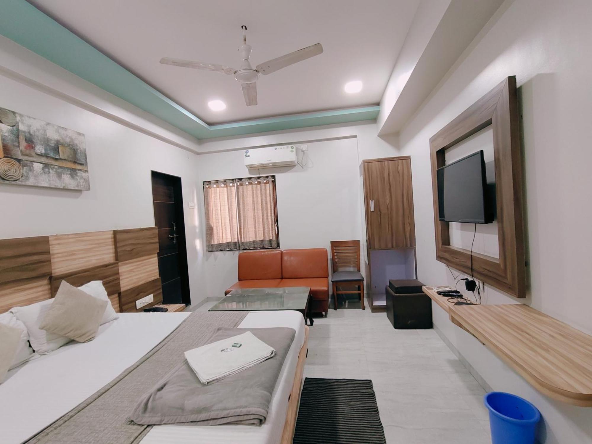 Hotel Pragati Inn أحمدناغار المظهر الخارجي الصورة