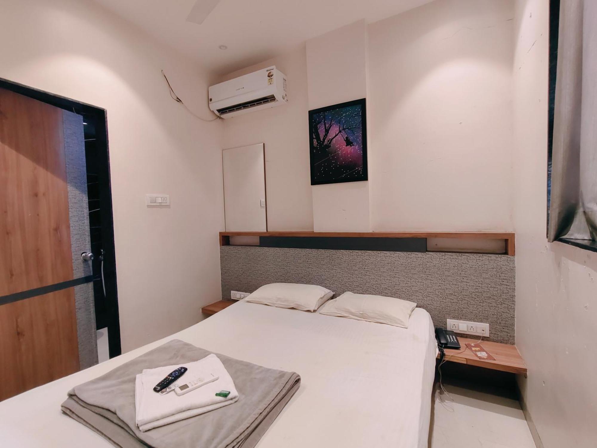 Hotel Pragati Inn أحمدناغار المظهر الخارجي الصورة