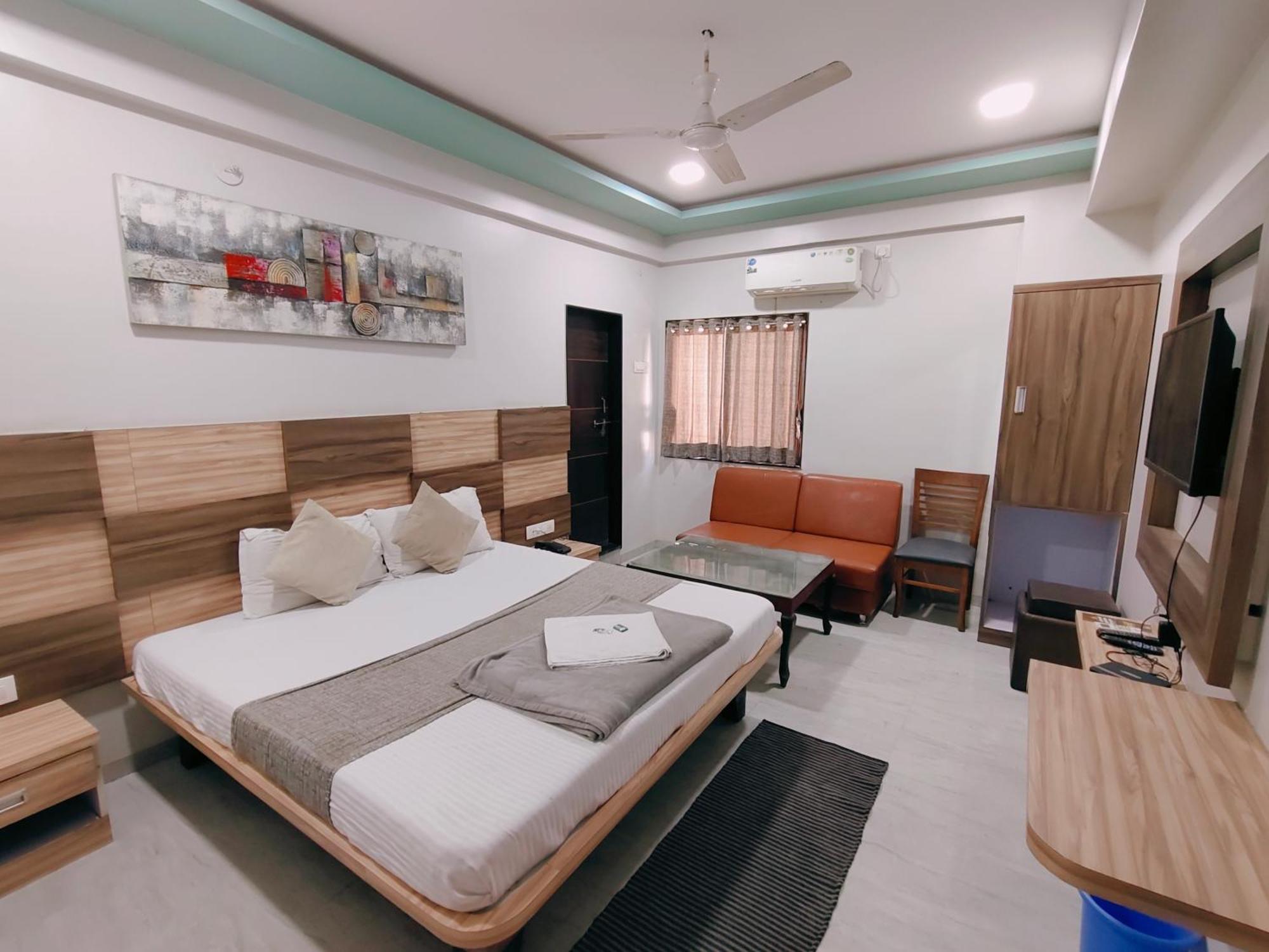 Hotel Pragati Inn أحمدناغار المظهر الخارجي الصورة