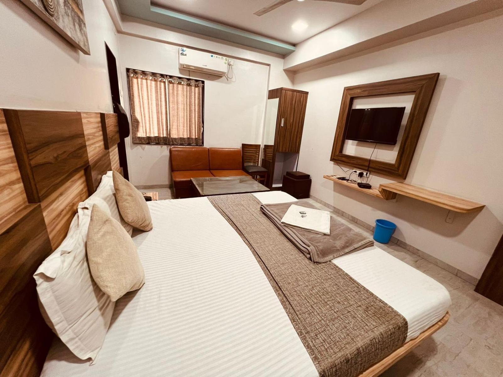 Hotel Pragati Inn أحمدناغار المظهر الخارجي الصورة